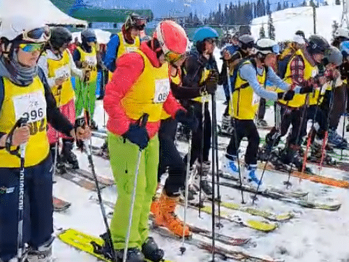 हिमाचल ने खेलो इंडिया विंटर गेम्स में 18 मेडल जीते:आंचल ने अल्पाइन स्कीइंग जायंट स्लैलम में गोल्ड; देश में दूसरे स्थान पर रही टीम