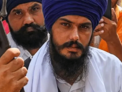 पंजाब MP अमृतपाल की सदस्यता पर फैसला जल्द:संसदीय समिति ने की 54 दिन छुट्टी की सिफारिश; लोकसभा अध्यक्ष लेंगे अंतिम फैसला