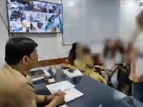 जलगांव में केंद्रीय मंत्री की बेटी से छेड़छाड़:वीडियो बना रहे थे युवक, रोका तो गार्ड से मारपीट; POCSO और IT एक्ट में मामला दर्ज