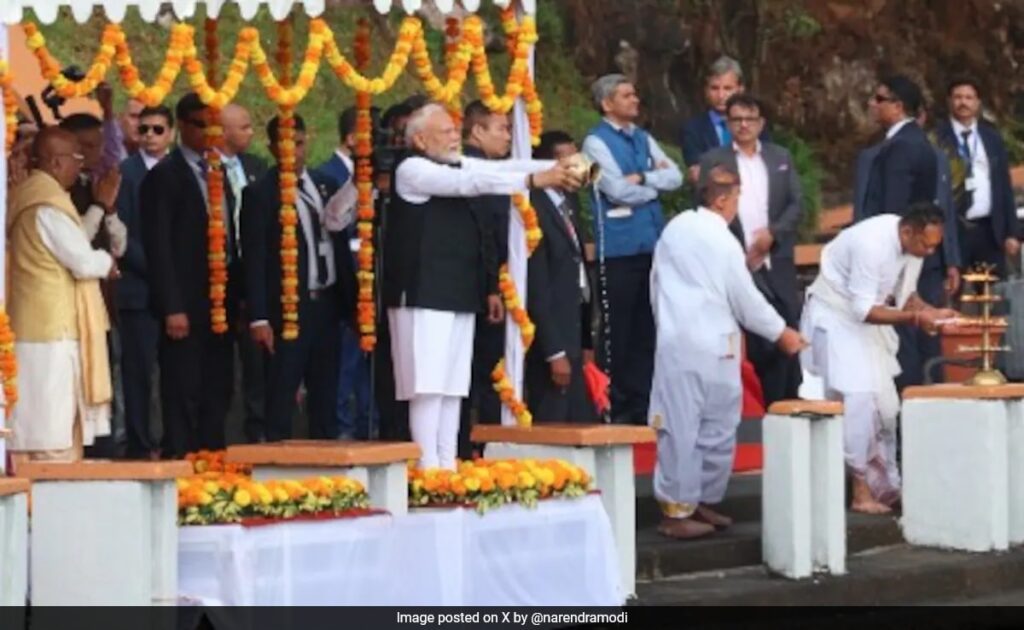 PM Modi Offers Gangajal From Maha Kumbh Into Grand Bassin In Mauritius