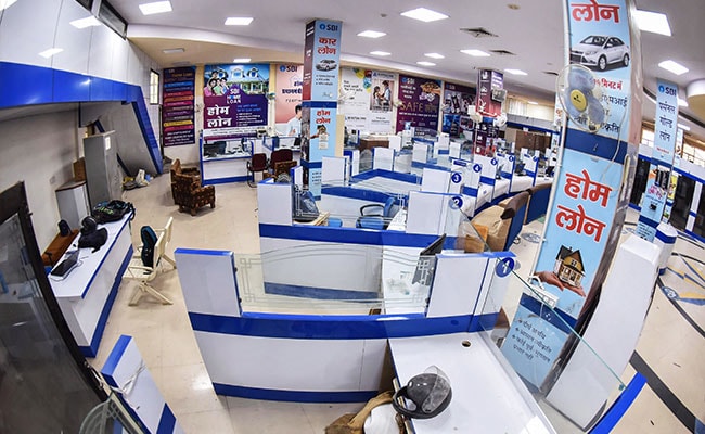 Banks' Loan Growth Slows For 8th Straight Month In February: RBI Data