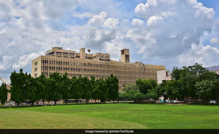 IIT Delhi Overhauls Curriculum After 12 Years With Focus On Hands-On Learning
