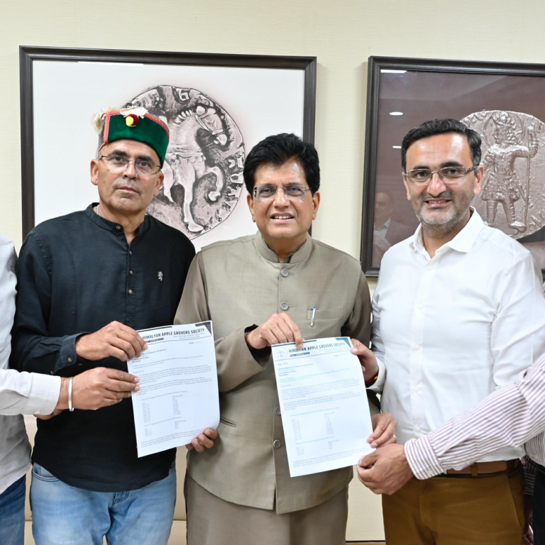 केंद्रीय मंत्री गोयल से मिले हिमाचल के बागवान:तुर्की के सेब आयात पर पूर्ण प्रतिबंध की मांग; बोले- लागत मूल्य भी नहीं निकाल रहा