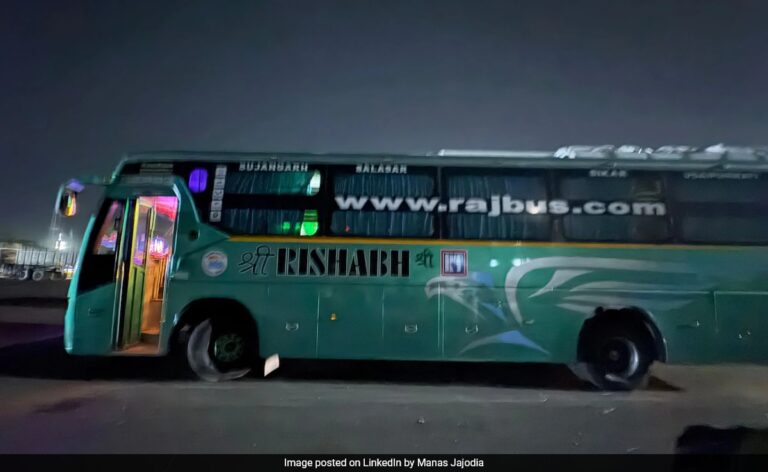 IIT Delhi Student Left Fuming As Bus Stops Midway In Rajasthan, redBus Responds