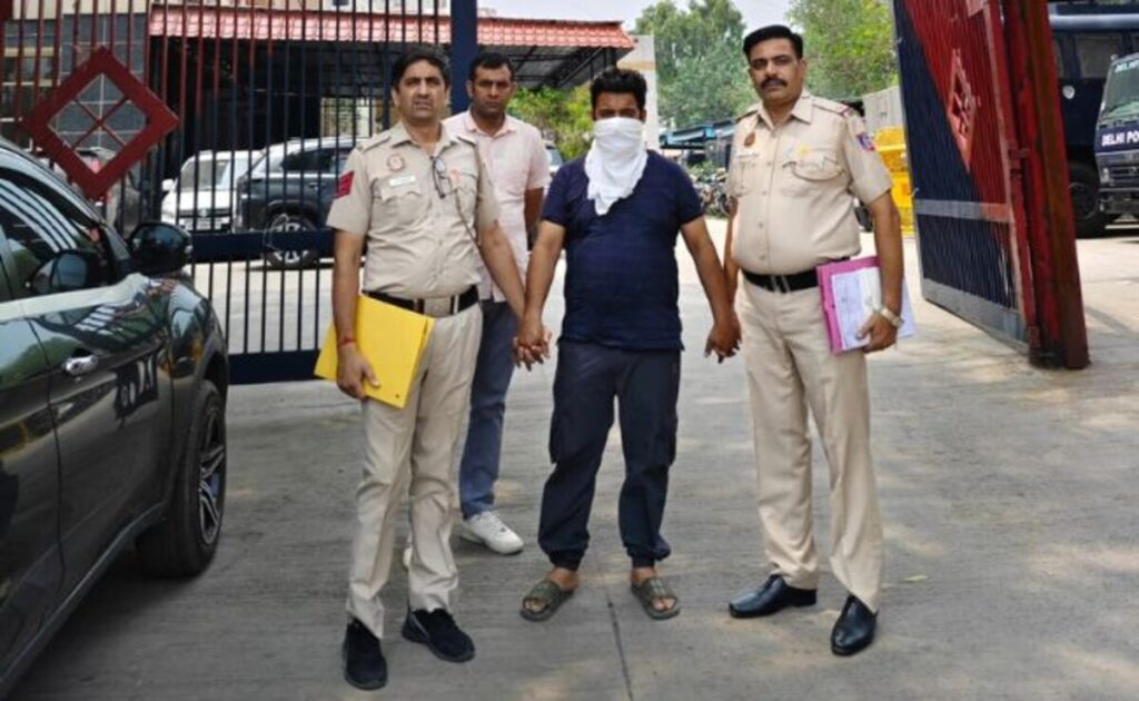 Woman Threatened With Acid Attack, Photo Leak. Blackmailer Is Her Ex-Lover