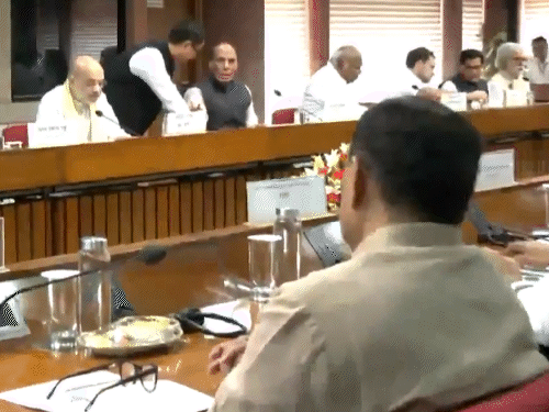 ऑपरेशन सिंदूर पर दुनिया को ब्रीफ करेंगे भारतीय सांसद:अमेरिका, UK, दक्षिण अफ्रीका, कतर और UAE जाएंगे; थरूर-ओवैसी रह सकते हैं शामिल