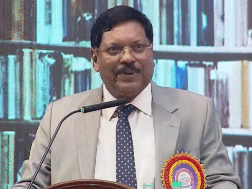 CJI को महाराष्ट्र के चीफ सेक्रेटरी-DGP ने रिसीव नहीं किया:गवई बोले- महाराष्ट्र के बड़े अफसर प्रोटोकॉल का पालन नहीं करते