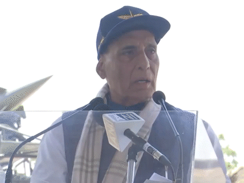 रक्षामंत्री बोले- ऑपरेशन सिंदूर अभी खत्म नहीं, यह सिर्फ ट्रेलर:समय आने पर दुनिया को दिखाएंगे पूरी पिक्चर; भुज में जवानों का बढ़ाया हौसला