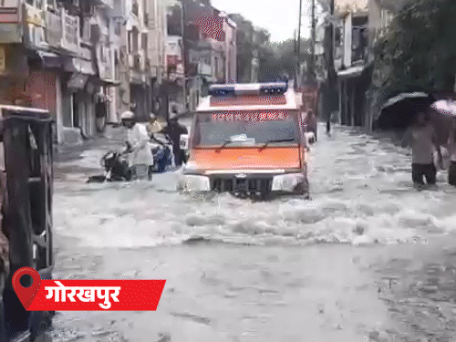 यूपी में तूफानी बारिश, आप नेता समेत 58 की मौत:21 दिन पहले हुई थी शादी; नोएडा में 21वीं मंजिल से ग्रिल गिरी, नानी-नाती की मौत
