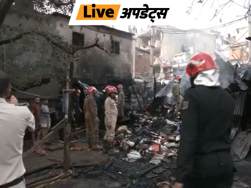 भास्कर अपडेट्स:दिल्ली के कोटला सेवा नगर मार्केट में आग लगने से 6 दुकानें खाक, कोई हताहत नहीं