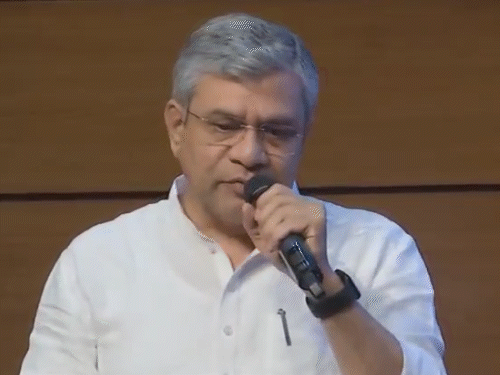 कैबिनेट बैठक- देश की छठी सेमीकंडक्टर यूनिट को मंजूरी:UP के जेवर में प्लांट लगेगा; हर महीने 3.6 करोड़ चिप बनेंगी