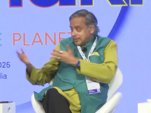 कांग्रेस बोली- थरूर ने लक्ष्मण रेखा पार कर दी:सरकार ऑपरेशन सिंदूर का राजनीतिकरण कर रही; सांसद ने केंद्र के एक्शन की तारीफ की थी