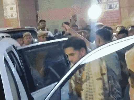 आकाश अंबानी ने काशी विश्वनाथ में 1 करोड़ दान किए:10 मिनट तक पूजा की, बोले- शांति मिली...जल्द परिवार को लेकर आऊंगा