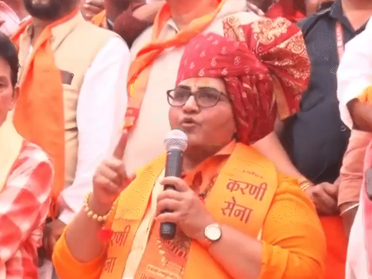 प्रज्ञा बोलीं-मुसलमानों ने हिंदुओं पर आक्रमण किया, हिंदू भी करें:इंदौर में कहा- धर्म पूछकर बहनों का सुहाग उजाड़ा, पाकिस्तान के तो पूरे ही आतंकवादी हैं