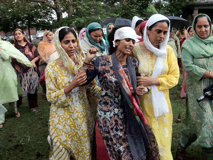चंडीगढ़-अंबाला में हवाई हमले की वॉर्निंग:तेल कंपनियां बोलीं- देश में पेट्रोल, डीजल, गैस की कमी नहीं; कृषि मंत्री ने कहा- अनाज भंडार पर्याप्त