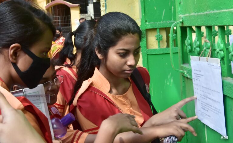 CBSE Class 10 Result 2025 Out: Pass Percentage 93.66%, Trivandrum Best Performing District