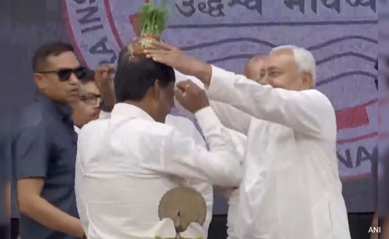 Video: Nitish Kumar Was Offered A Flower Pot, He Put It On Officer's Head