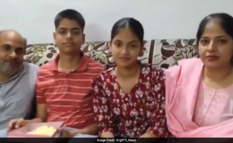 "Used To Study 20 Hours A Day": CBSE Topper Scores Perfect 500/500 In Class 10