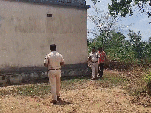 नक्सलियों ने लूटा 5000 किलो बारूद, छत्तीसगढ़ में अलर्ट:25-25 किलो के पैकेट थे, इससे 200 SUV या 100 बख्तरबंद गाड़ियां उड़ाई जा सकती हैं