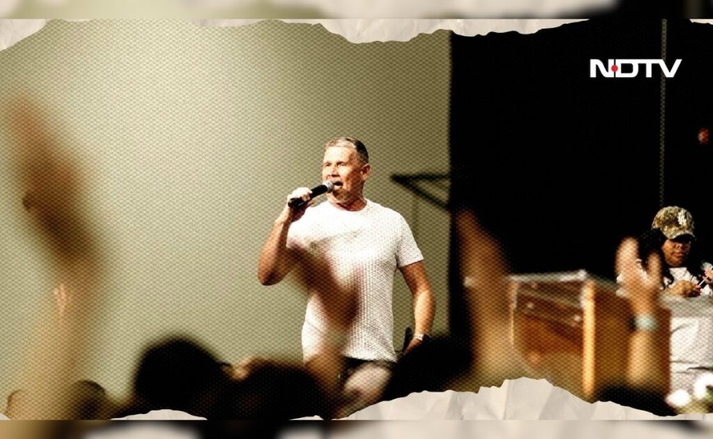 Opinion: Opinion | IMAX-Like Churches, TikTok Gurus, Putin: Inside America's Murky 'Faith' Bazaars