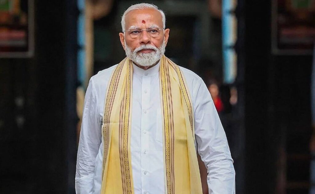 PM Modi Calls Ghulam Nabi Azad, Enquires About His Health
