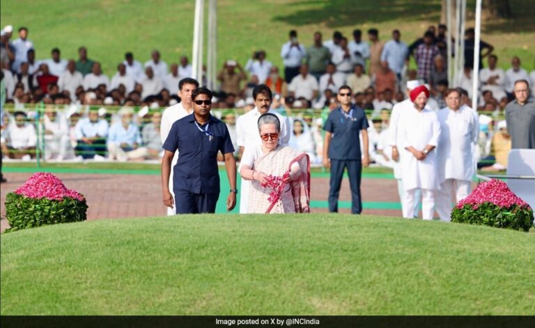 Sonia Gandhi Pays Floral Tribute To Jawaharlal Nehru On His Death Anniversary
