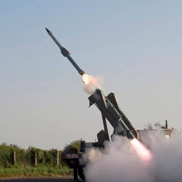 सेना को नया एयर डिफेंस सिस्टम QRSAM मिलेगा:DRDO से 30 हजार करोड़ में 3 रेजिमेंट खरीदी जाएंगी; खासियत मूविंग टारगेट तबाह करना