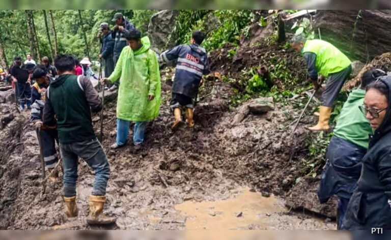 Over 1,600 Tourists Evacuated From Landslide-Hit Sikkim, 100 Still Stranded