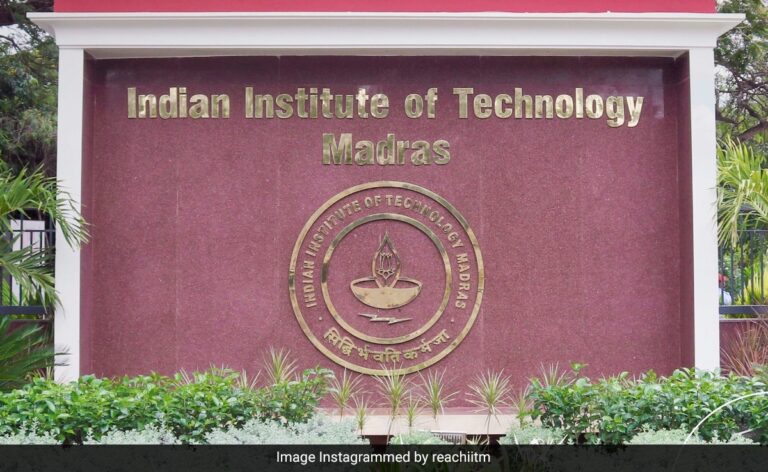 IIT Madras Invites Applications For Virtual Reality, Online Business Courses