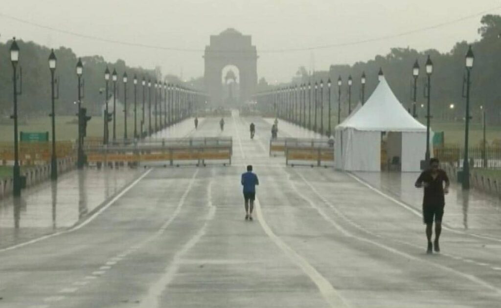 Monsoon Keeps Delhi Waiting As Heat, Humidity Grip City