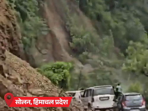 हिमाचल में भारी बारिश- 129 सड़कें बंद, 39 की मौत:लैंडस्लाइड के बाद टनल में 5 घंटे फंसी रहीं गाड़ियां; बिहार में 5 लोगों पर बिजली गिरी