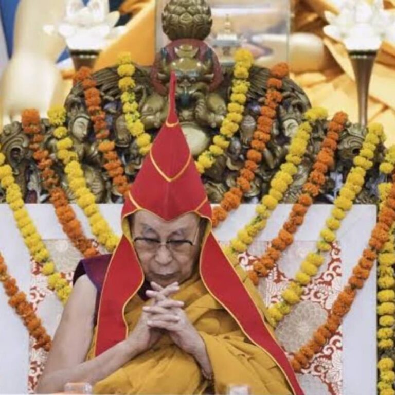 दलाई लामा का 90वां जन्मदिवस:धर्मशाला के त्सुग्लाखांग मंदिर में समारोह, हजारों श्रद्धालुओं ने दी शुभकामनाएं, तिब्बत में चल रहे आंदोलन पर चर्चा