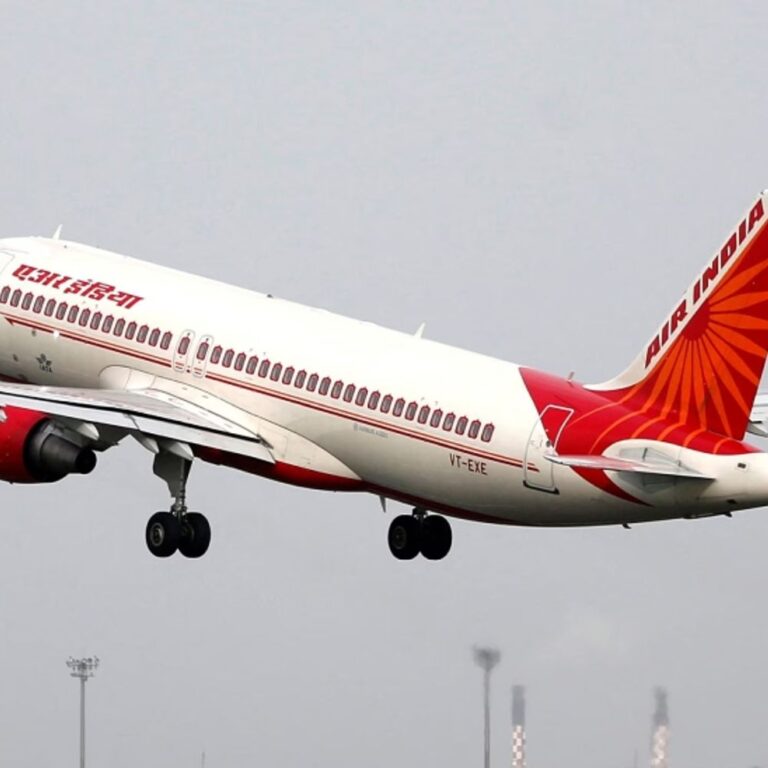 DGCA की एअर इंडिया को चेतावनी- लाइसेंस कैंसिल कर देंगे:कहा- ऑपरेशन नियमों की लगातार अनदेखी हो रही; कल एयरलाइन के 3 अफसर हटाए थे