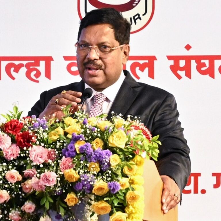 CJI बोले-अधिकारों की रक्षा के लिए अदालतों की सक्रियता जरूरी:लेकिन यह ज्यूडिशियल टेररिज्म न बने; माता-पिता का संघर्ष याद कर भावुक हुए जस्टिस गवई