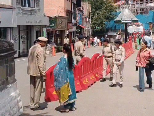 उप-राष्ट्रपति धनखड़ हॉर्टिकल्चर यूनिवर्सिटी पहुंचे:स्टूडेंट-रिसर्चर और टीचर से कर रहे संवाद; पूर्व CJI से भी मुलाकात, शाम को बैंगलुरु जाएंगे