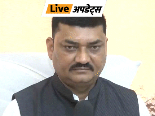 भास्कर अपडेट्स:गुजरात में बोटाद सीट से AAP विधायक उमेश मकवाना का सभी पदों से इस्तीफा