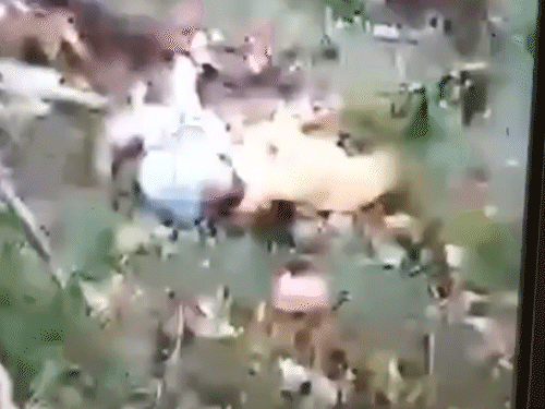 केदारनाथ के पास हेलिकॉप्टर क्रैश, पायलट समेत 5 की मौत:खराब मौसम के चलते हादसा; 8 दिन पहले रुद्रप्रयाग में सड़क पर हेलिकॉप्टर उतारा था