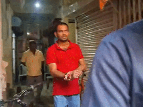 बाइक से अनुष्का से मिलने पहुंचे तेजप्रताप, 7 घंटे रुके:बोले- मेरा पारिवारिक रिश्ता है; पत्रकारों ने पूछा घर कब ले जाएंगे- कार का गेट बंद किया