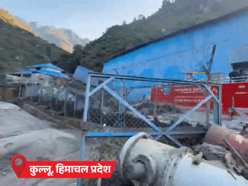 अहमदाबाद में बाढ़ जैसे हालात, घर-ऑफिस में पानी भरा:हिमाचल में 24 घंटे में 5 जगह बादल फटा; 2 हजार टूरिस्ट फंसे, डैम से पानी छोड़ने का अलर्ट
