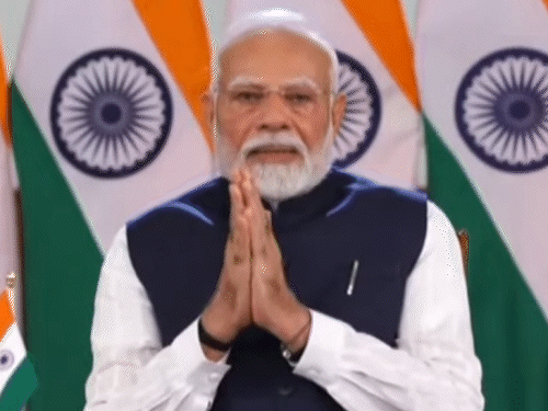 PM मोदी ने अंतरिक्ष गए शुभांशु शुक्ला से बात की:भारतीय एस्ट्रोनॉट से पूछा- अंतरिक्ष में गाजर का हलवा ले गए थे, साथियों को खिलाया क्या