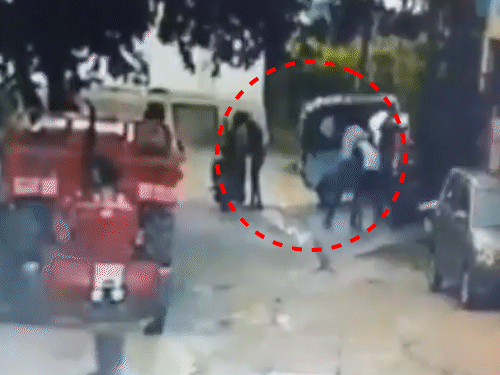 बेंगलुरु में युवती से छेड़छाड़, नशे में थे आरोपी:गालियां दी, गलत तरीके से छुआ; पुलिस ने एक शख्स को अरेस्ट किया