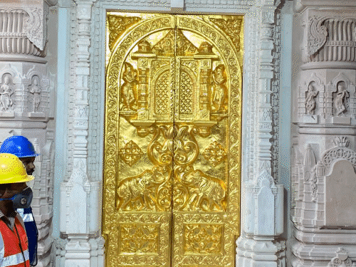 अयोध्या राम मंदिर में अब तक 45 किलो सोना लगा:पूर्व IAS नृपेंद्र मिश्र बोले- राम दरबार के लिए बन रहा रास्ता, मुफ्त पास जारी होंगे