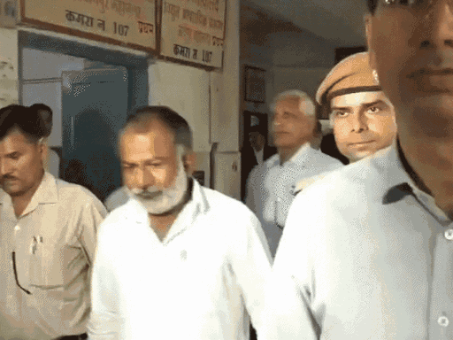 कांग्रेस नेता का पूर्व-PA वॉट्सऐप पर पाकिस्तान भेजता था लोकेशन:15 साल में 7 बार पाक गया, 60 दिन रहा; ISI के संपर्क में भी था