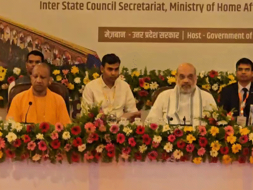 काशी में शाह की 4 मुख्यमंत्रियों के साथ बैठक:सुरक्षा और विकास के मुद्दों पर 120 अधिकारियों के साथ मंथन, रोहिंग्या-घुसपैठ रोकने पर भी चर्चा