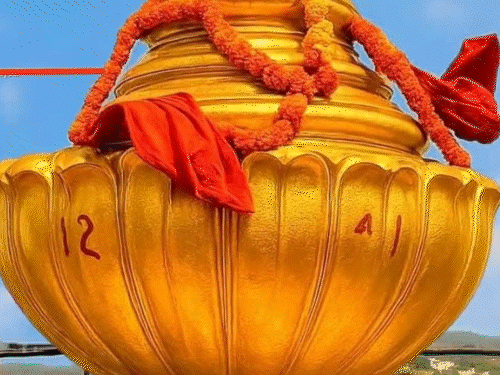 अयोध्या में राममंदिर का शिखर सोने से जगमगाया:दूर से ही बिखेर रहा चमक; 5 जून को होगी राम दरबार की प्राण प्रतिष्ठा