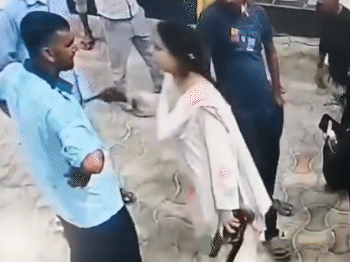 पहली बार मैंने रिवॉल्वर उठाई, सीने पर तान दी:पापा से बदतमीजी बर्दाश्त नहीं हुई; सपा नेता की बेटी का पहला VIDEO इंटरव्यू