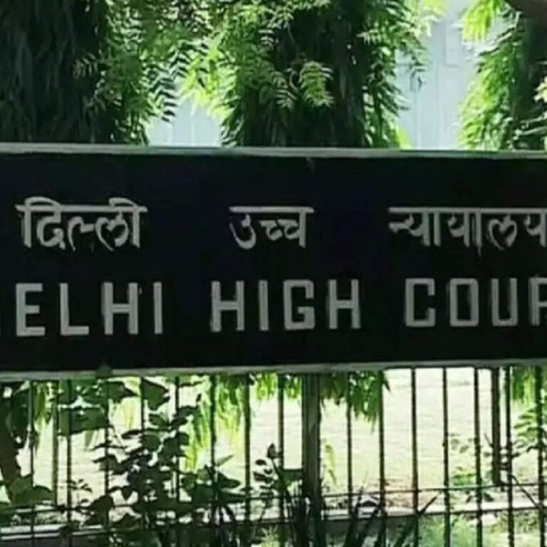 आर्मी अफसर की याचिका खारिज, बर्खास्तगी का आदेश बरकरार:दिल्ली हाईकोर्ट बोला- सेना में अनुशासन ही सब कुछ; अफसर धर्म की वजह से परेड नहीं जाता था