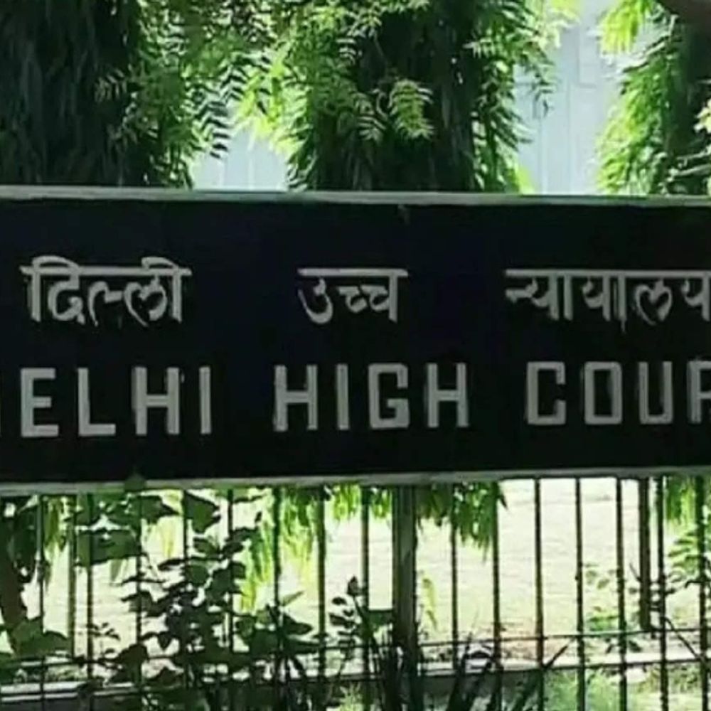 आर्मी अफसर की याचिका खारिज, बर्खास्तगी का आदेश बरकरार:दिल्ली हाईकोर्ट बोला- सेना में अनुशासन ही सब कुछ; अफसर धर्म की वजह से परेड नहीं जाता था