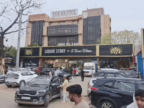 गुरुग्राम में 98 करोड़ में छूटी शराब ठेके की नीलामी:हरियाणा के इतिहास की सबसे महंगी बोली, पिछले साल से डबल रेट