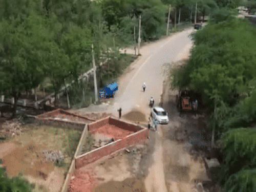 हरियाणा में हाईवे के बीचोंबीच जमीन का कब्जा लिया:भिवानी में बिना अधिग्रहण-मुआवजे के बनाई थी हिसार रोड, कोर्ट केस जीता; मंत्री ने मनाया